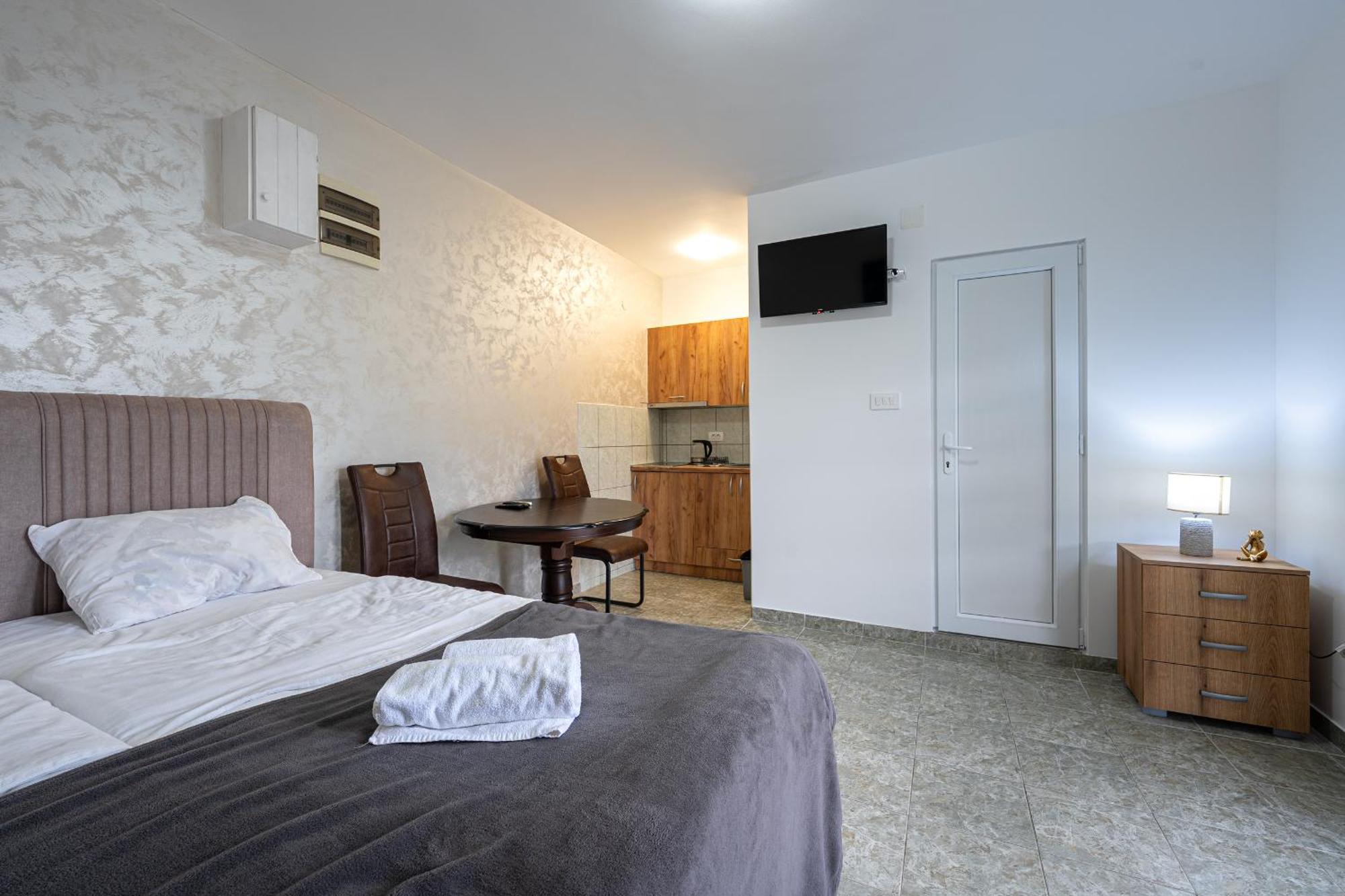 Apartments R&M Tivat Kültér fotó