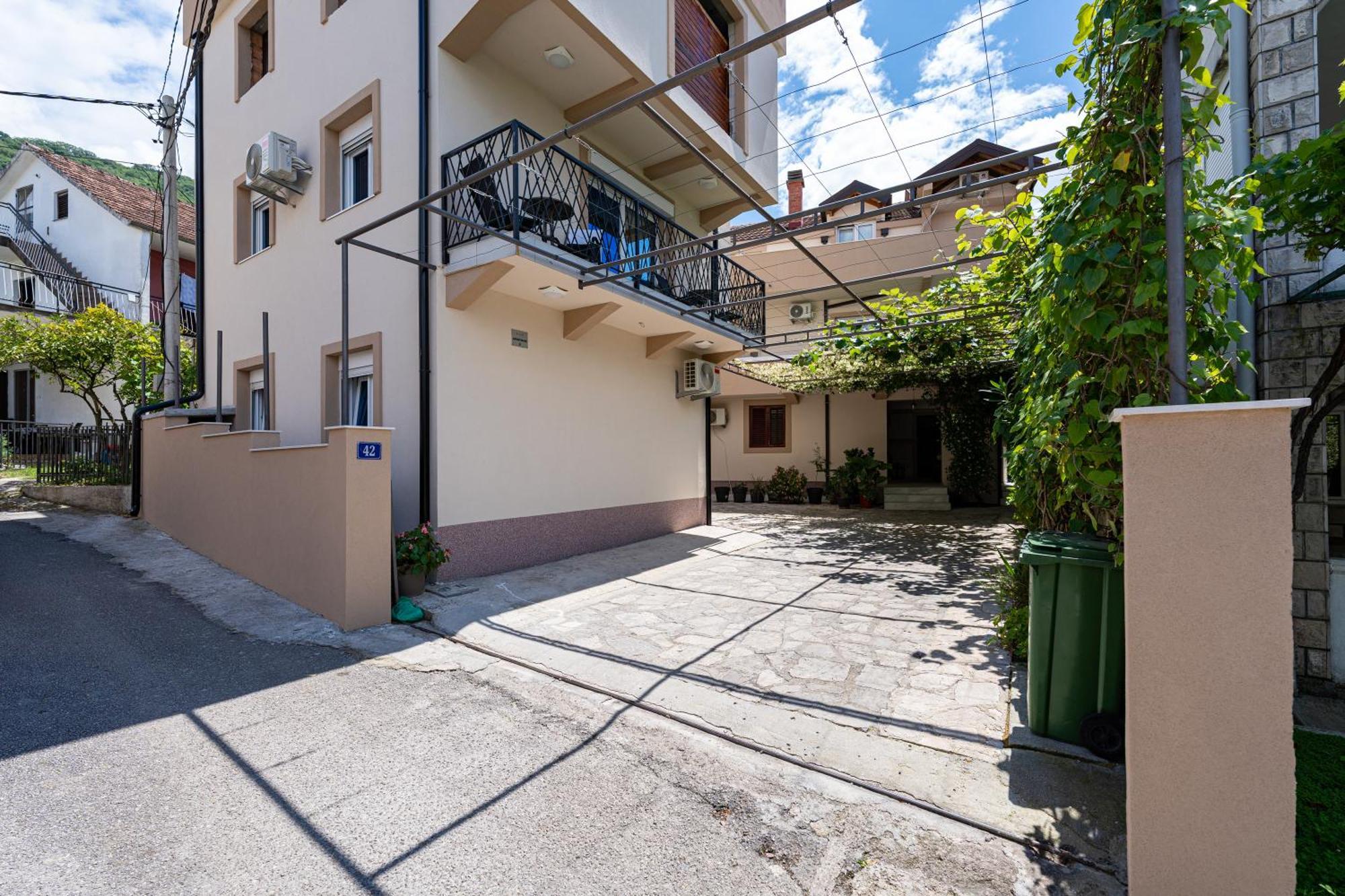 Apartments R&M Tivat Kültér fotó